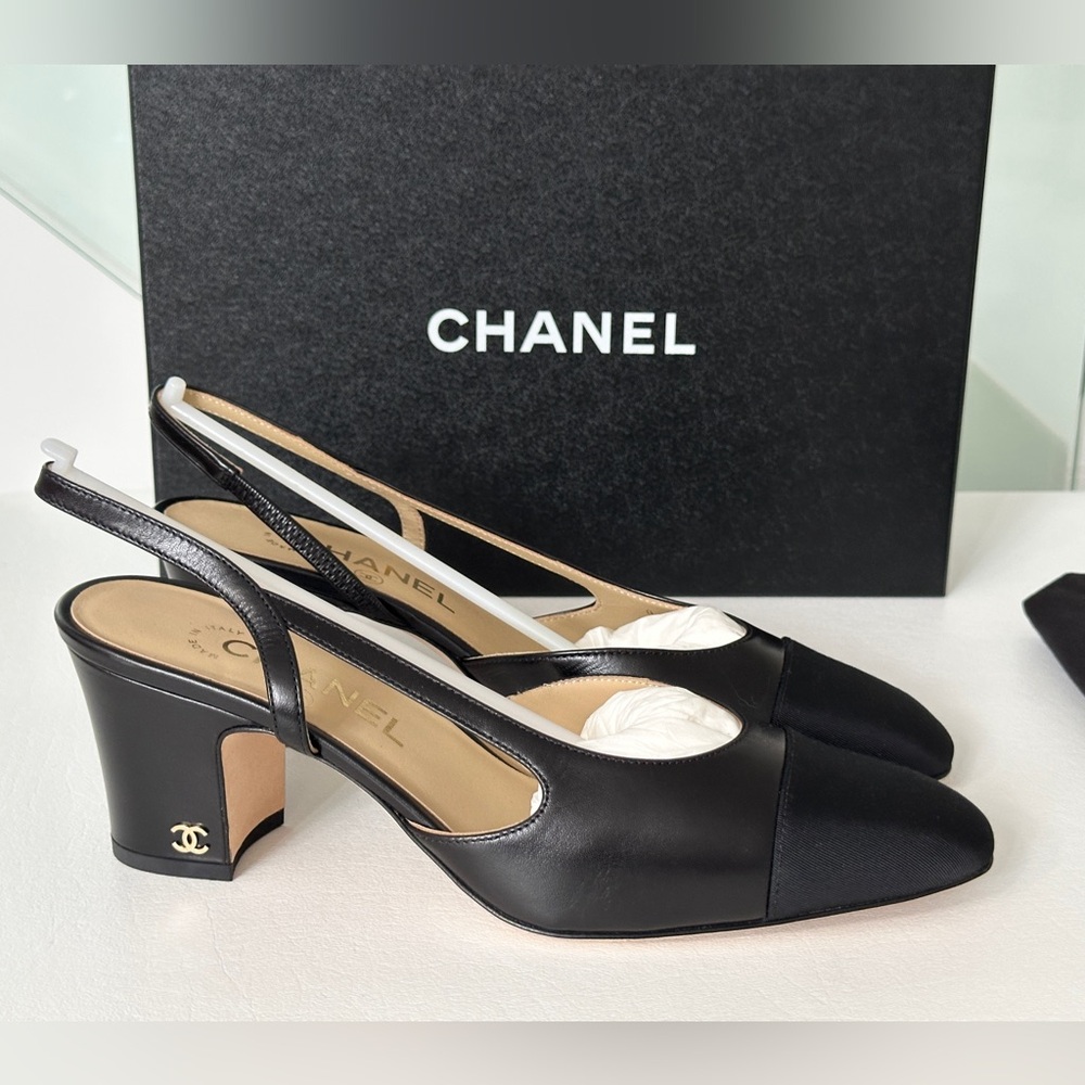 NEW CHANEL CLASSIC CC LOGO BLACK LEATHER SLINGBACK LOW HEELS SHOES size 39